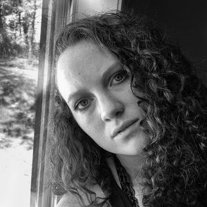 Meet your Posher, Emiley